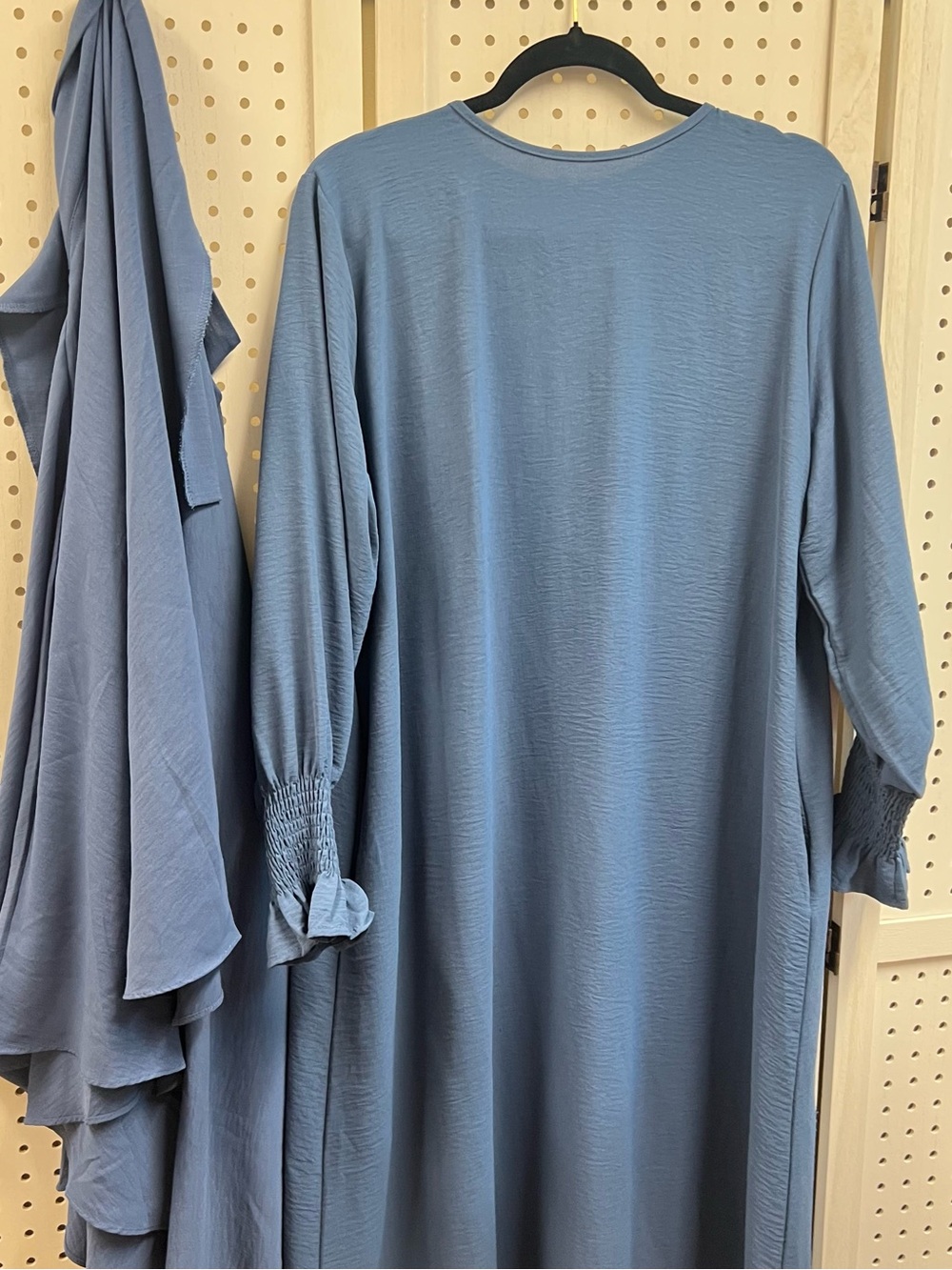 Women's Abaya set with smock Sleeve in Blue color.